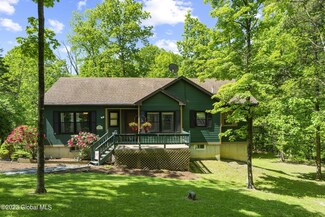 15 Legend Ct Unit 2052, Athens, NY 12015
