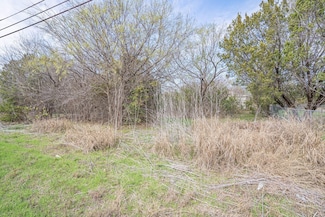 3306 Hilltop Rd, Oak Trail Shores, TX 76048