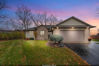 100 Schubert Ln Unit 16, Fond Du Lac, WI 54935