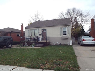28113 Shock St, Saint Clair Shores, MI 48081
