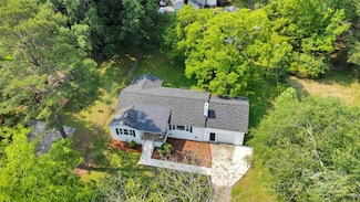 506 E Maine Ave, Bessemer City, NC 28016