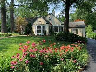 1337 Green Tree Ln, Saint Louis, MO 63122