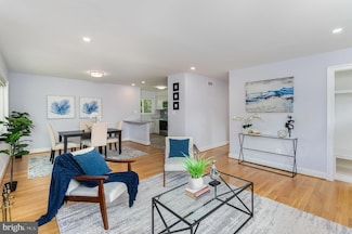 6122 Yellowstone Dr, Alexandria, VA 22312