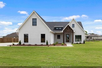 36 Cotton Way Dr, Muscle Shoals, AL 35661
