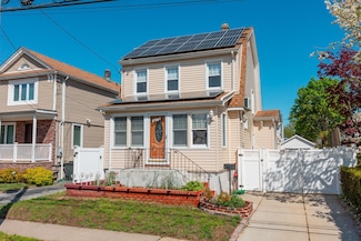 1278 Webster St, Hewlett, NY 11557