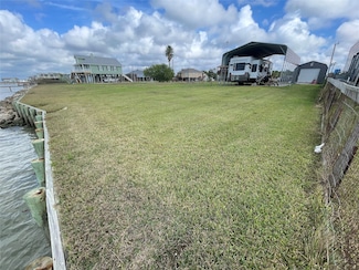 000 Jackson, Oak Island, TX 77514