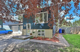 2558 Arrowhead Rd S, Fargo, ND 58103