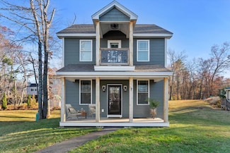 7 Gena Ave, Derry, NH 03038