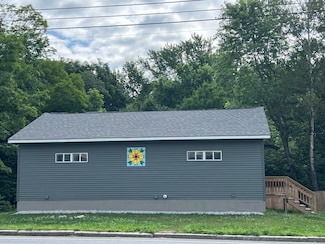 130 Wilton Rd, Farmington, ME 04938