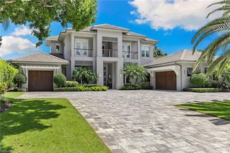 745 Riviera Dr, Naples, FL 34103