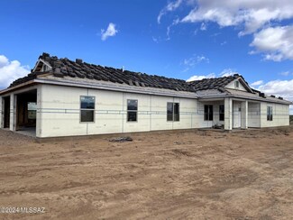 9513 Caballero Loop, Hereford, AZ 85615