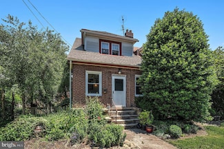 1857 Arthur St, Philadelphia, PA 19152