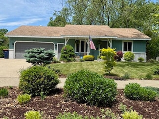 307 W 30th St, Holland, MI 49423