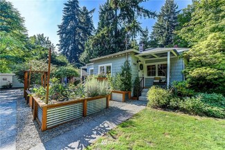 17547 47th Ave NE, Lake Forest Park, WA 98155