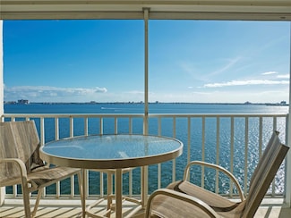 6060 Shore Blvd S Unit 805, Gulfport, FL 33707