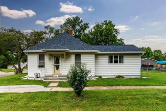 1142 Wallgate Ave, Waterloo, IA 50701