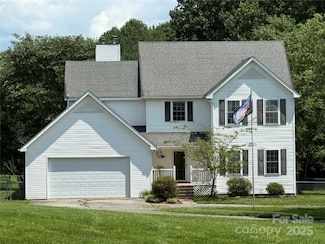 61 Rolling Hills Rd, Mills River, NC 28759