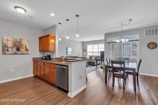 137 Sophee Ln, Lakewood, NJ 08701