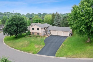 1041 Wedgewood Ln S, Saint Paul, MN 55123