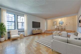 35 Parkview Ave Unit 5C, Bronxville, NY 10708