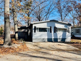 556 S Macintosh Ln, Muskegon, MI 49442