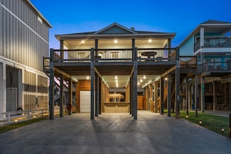 941 S Gateway Rd, Crystal Beach, TX 77650