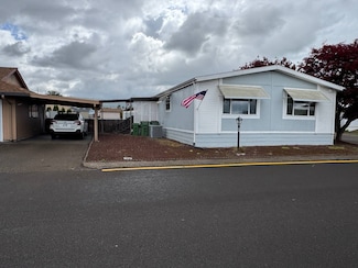 2902 E 2nd St Unit 27, Newberg, OR 97132