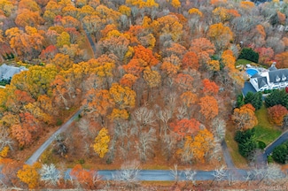 17 Spring House Rd, Pound Ridge, NY 10576