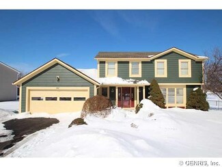 10 Hillcrest Dr, Hamlin, NY 14464