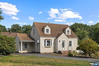 7 Haledon Ct, Haledon, NJ 07508