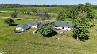 22590 482nd St, Centerville, IA 52544