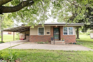 716 Ilion Ave, Chariton, IA 50049