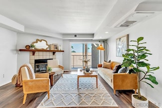 4452 Mentone St Unit 304, San Diego, CA 92107