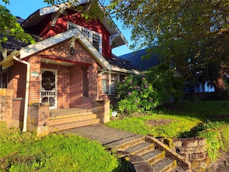 824 S Pearl St, Centralia, WA 98531