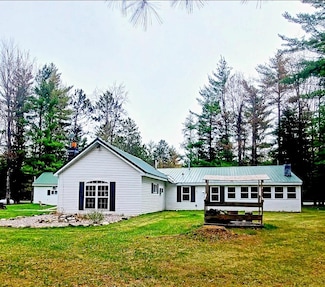N18733 Short Cut Rd, Pembine, WI 54156