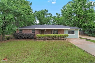 211 Locklear Ave, Longview, TX 75605