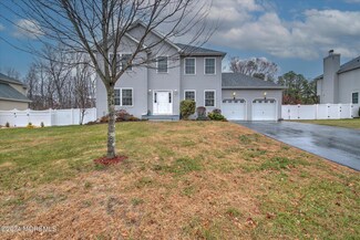 9 Saveria Ct, Howell, NJ 07731