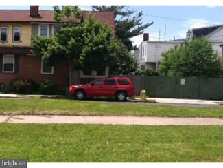 805 Lyndale Ave, Trenton, NJ 08629