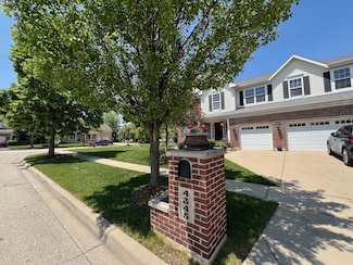4345 Gladstone Dr, Lake In the Hills, IL 60156
