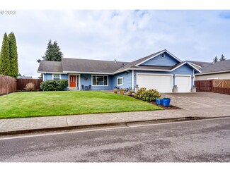 1625 Daugherty Ave, Cottage Grove, OR 97424