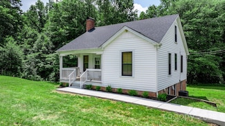 2704 Kool Park Rd NE, Hickory, NC 28601