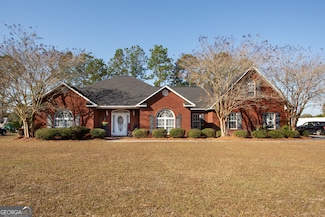 851 Carriage Ln, Waycross, GA 31503