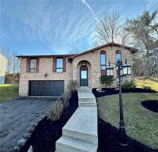 2841 Dolores Dr, South Park, PA 15129