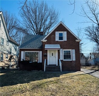 900 Eloise Dr, Cleveland, OH 44112