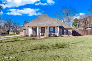 4101 Periwinkle Ln, Benton, LA 71006