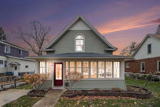 512 Jackson St, Petoskey, MI 49770