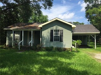 2921 Jett St, Sulphur, LA 70665