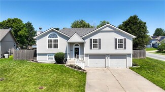 1300 SE Rosehill Dr, Lees Summit, MO 64081