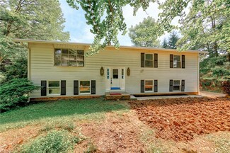14143 Sperry Rd, Novelty, OH 44072