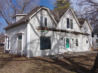 402 Walnut St, Lacygne, KS 66040